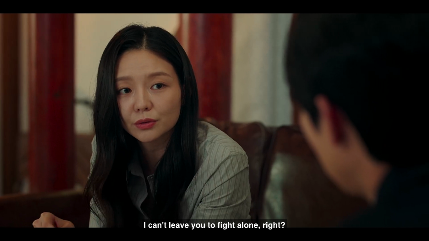 3 مواقف دعم فيها إيسوم و يو يون سيوك بعضهما البعض في الحلقتين 9 و 10 من مسلسل "المحامي الشبح - Phantom Lawyer"