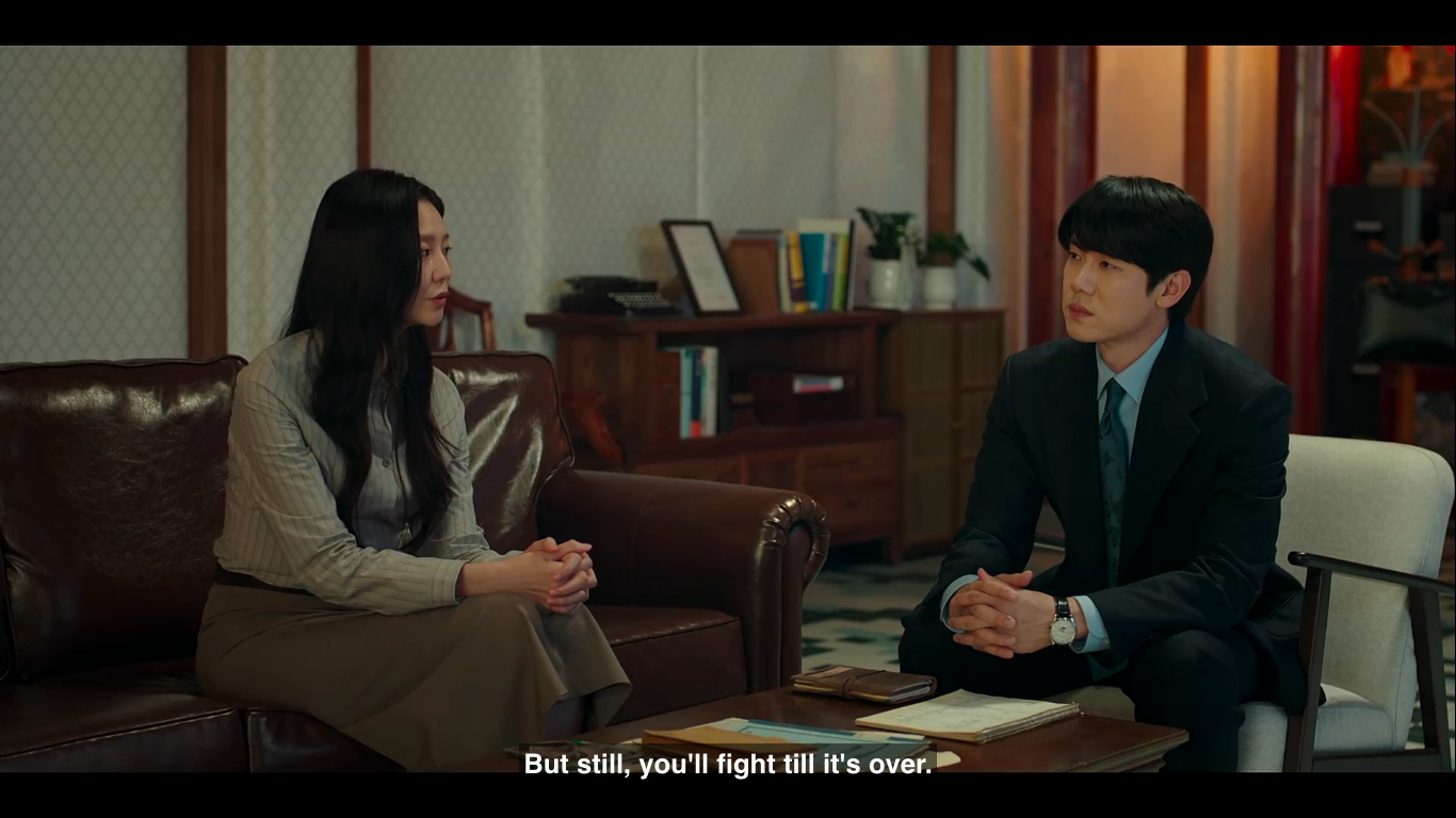 3 مواقف دعم فيها إيسوم و يو يون سيوك بعضهما البعض في الحلقتين 9 و 10 من مسلسل "المحامي الشبح - Phantom Lawyer"