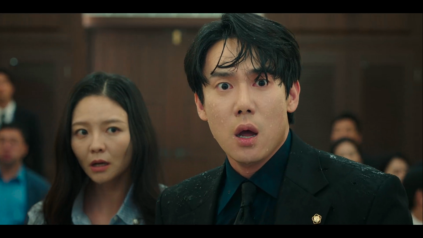 3 مواقف دعم فيها إيسوم و يو يون سيوك بعضهما البعض في الحلقتين 9 و 10 من مسلسل "المحامي الشبح - Phantom Lawyer"