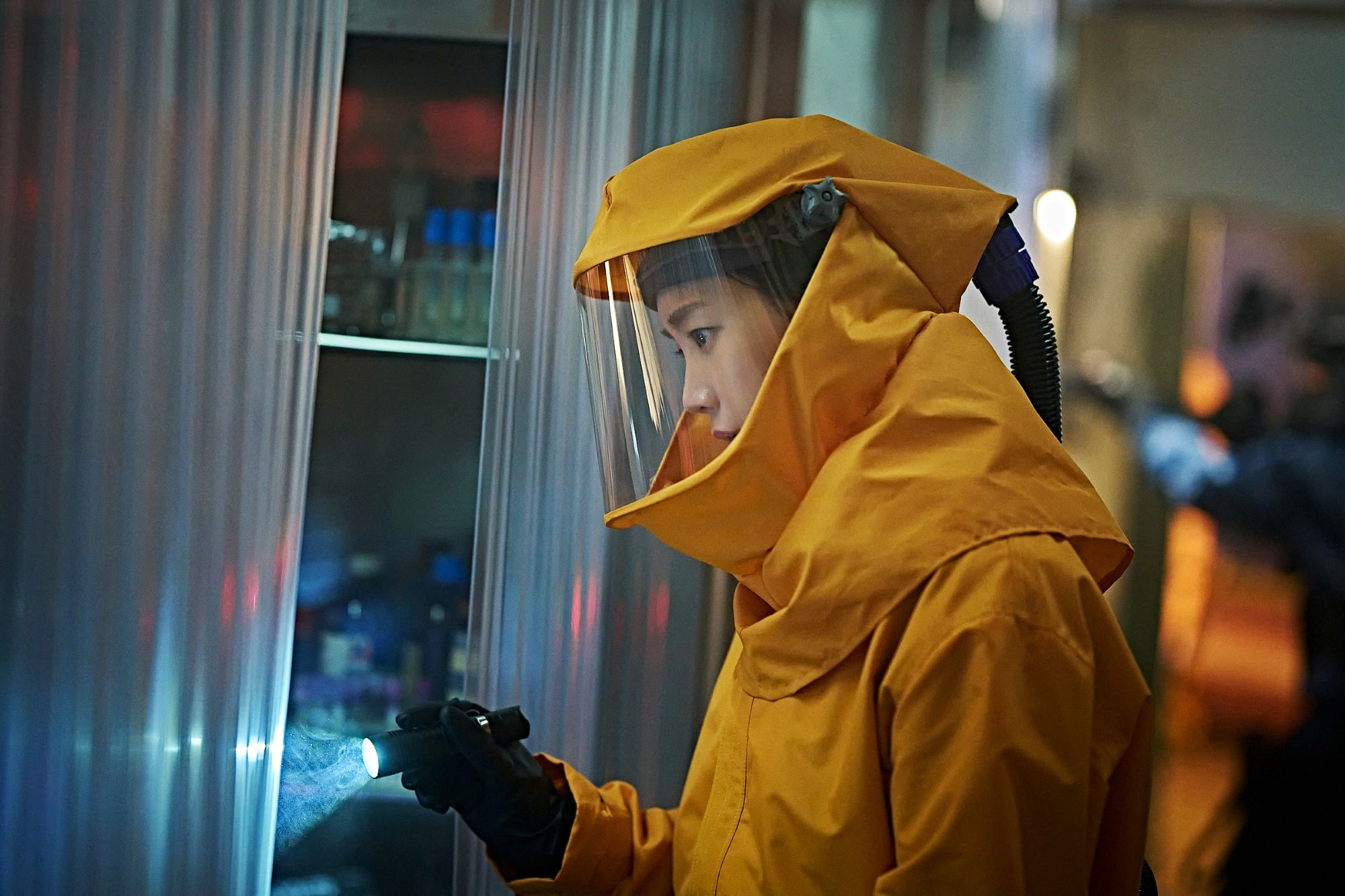 جون جي هيون و جي تشانغ ووك وآخرون يبحثون عن إجابات بينما يواجه الناجون تهديدًا متزايدًا في فيلم "مستعمرة - Colony"