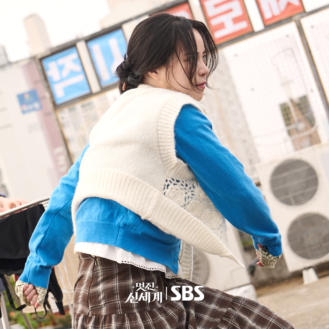 ليم جي يون تقضي على الأشرار بنفسها كشخصية شريرة من عصر جوسون في الدراما الجديدة "عدوي الملكي - My Royal Nemesis"