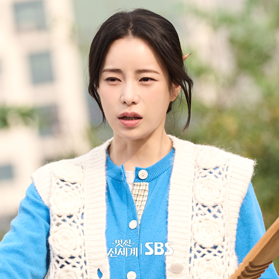 ليم جي يون تقضي على الأشرار بنفسها كشخصية شريرة من عصر جوسون في الدراما الجديدة "عدوي الملكي - My Royal Nemesis"